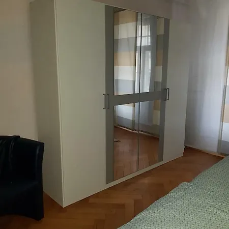 Henkestrasse 8 Apartman